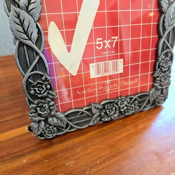 Silver Floral Ornate Metal Standing Vintage Picture Frame 5x7 - Picture 3 of 4